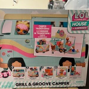 NEW L.O.L. Surprise! House of Surprises Camper - Pink and Blue